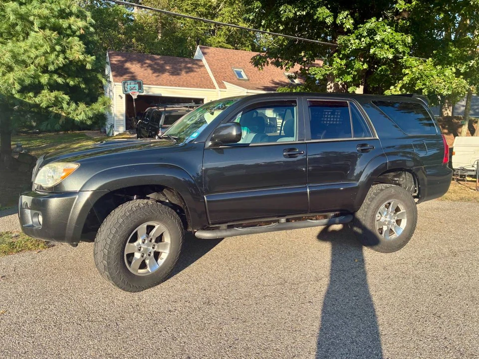 2008 Toyota 4Runner 4th Gen - Image 3 of 12