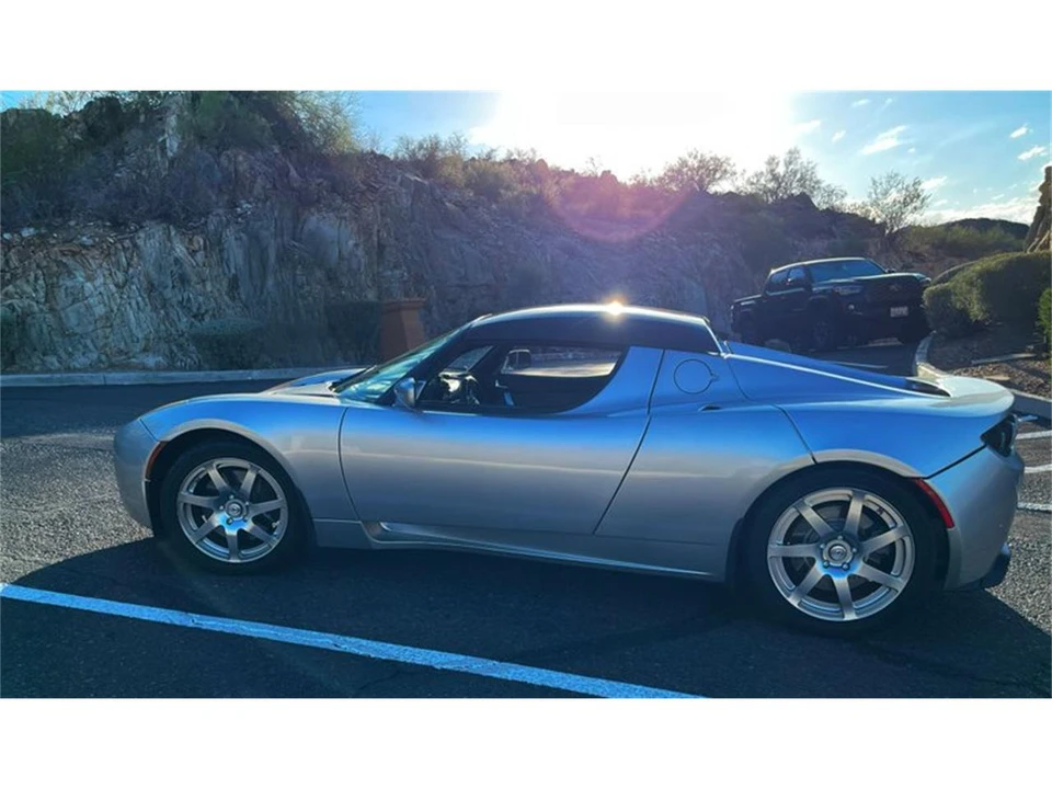 2008 Tesla Roadster - Image 10 of 31