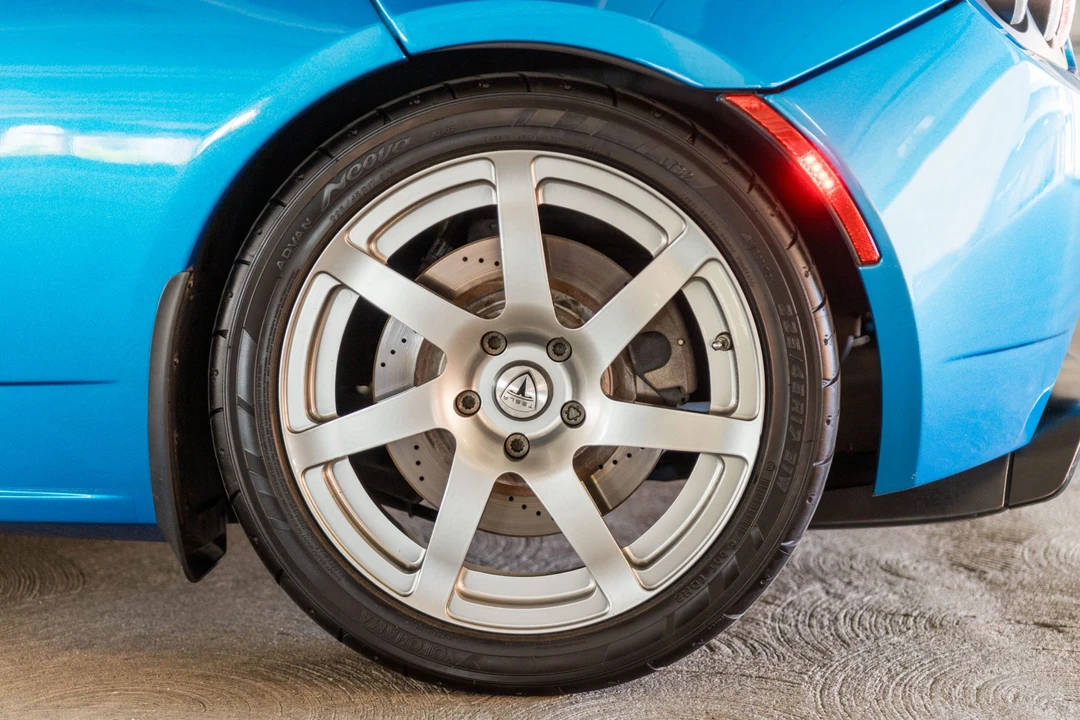 2008 Tesla Roadster - Image 28 of 31