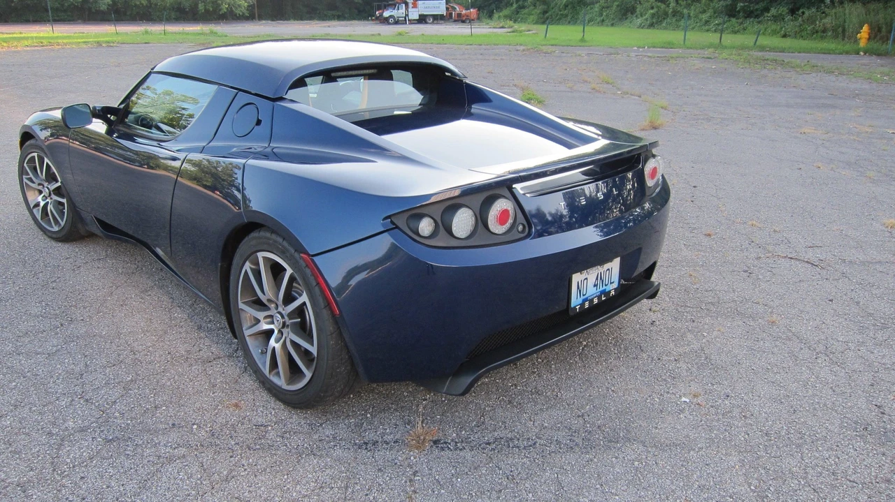 2008 Tesla Roadster - Image 10 of 31