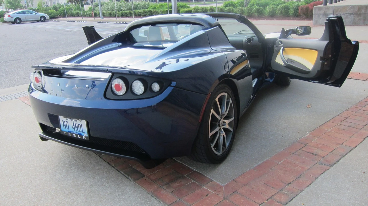 2008 Tesla Roadster - Image 17 of 31