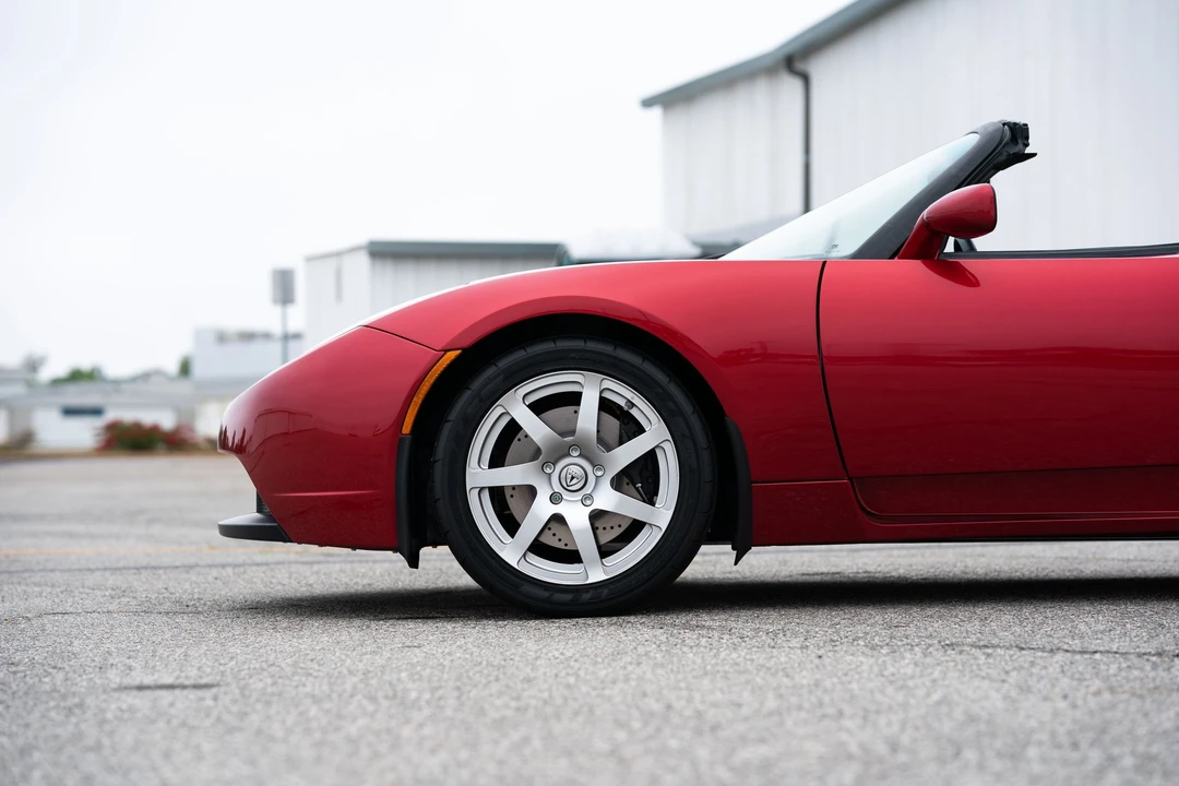 2008 Tesla Roadster - Image 2 of 31