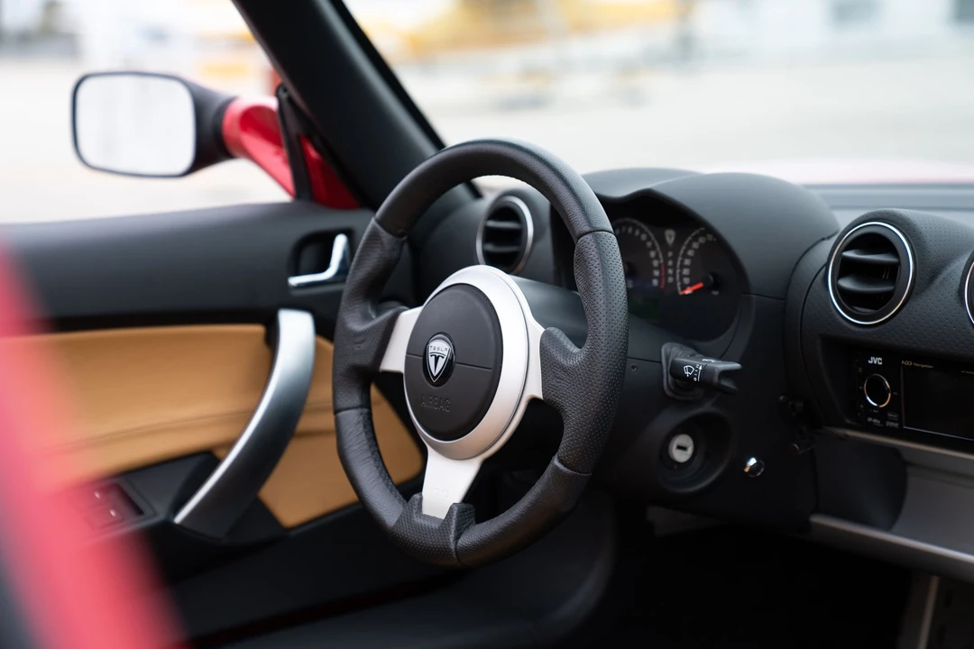 2008 Tesla Roadster - Image 14 of 31