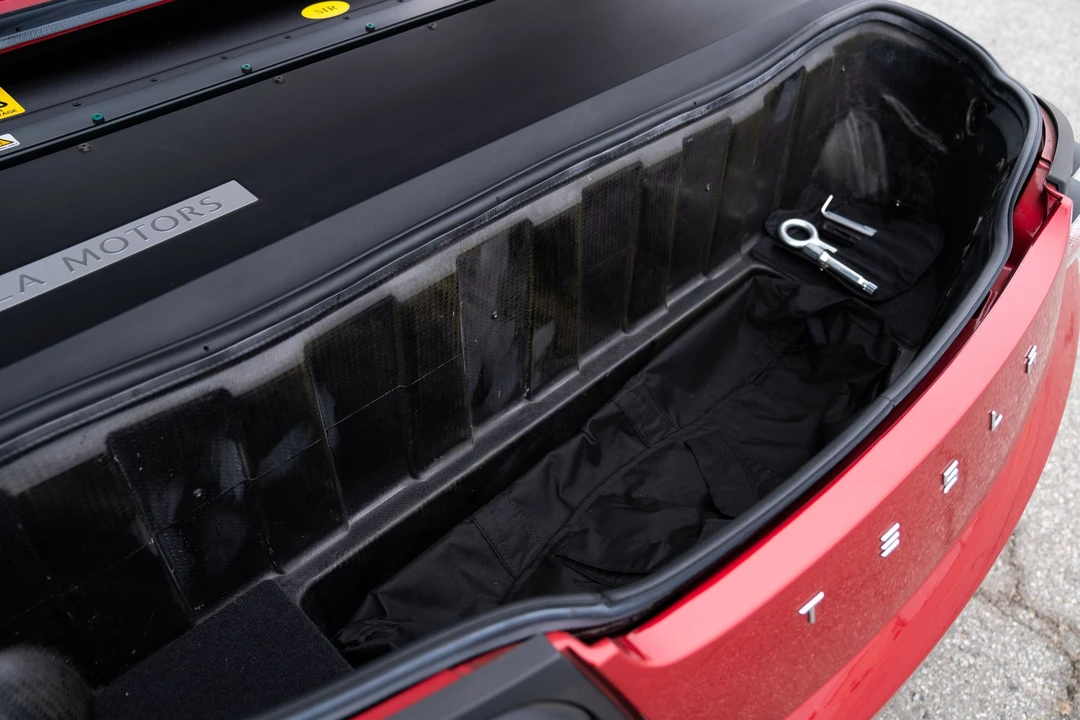 2008 Tesla Roadster - Image 28 of 31