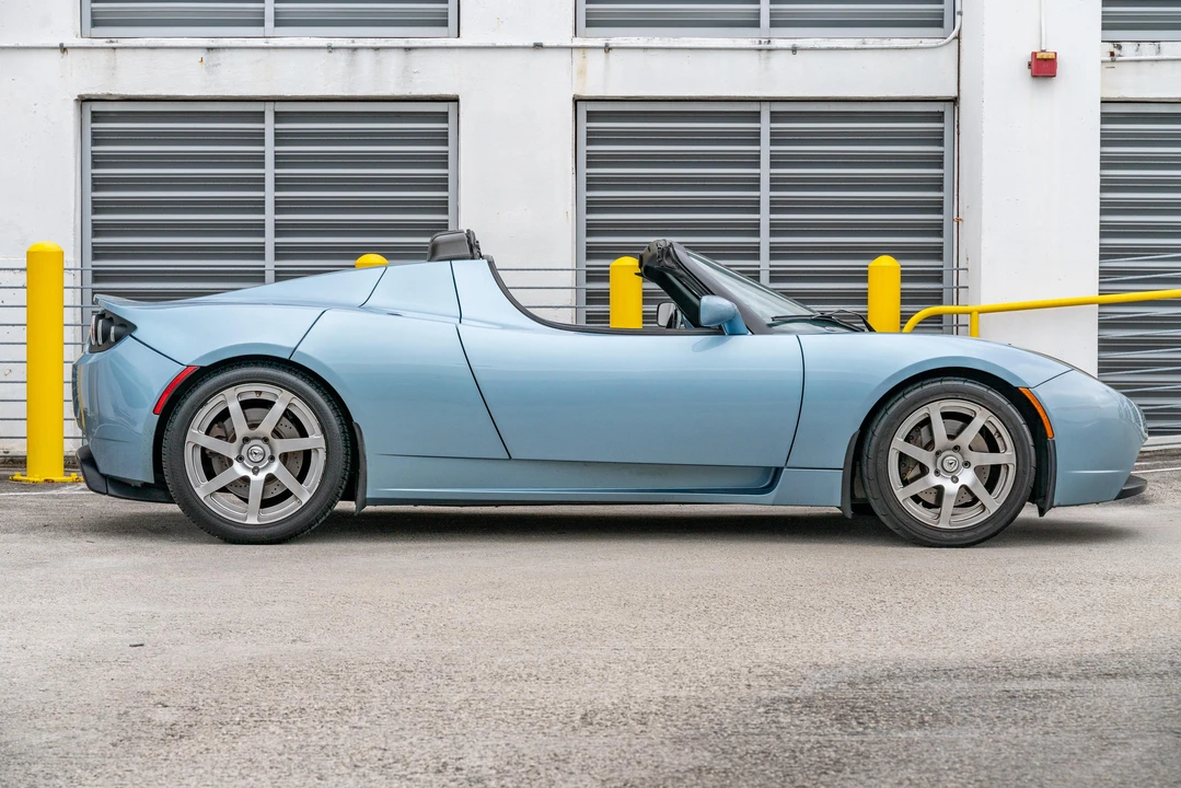 2008 Tesla Roadster - Image 10 of 31