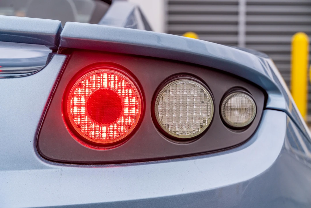 2008 Tesla Roadster - Image 29 of 31