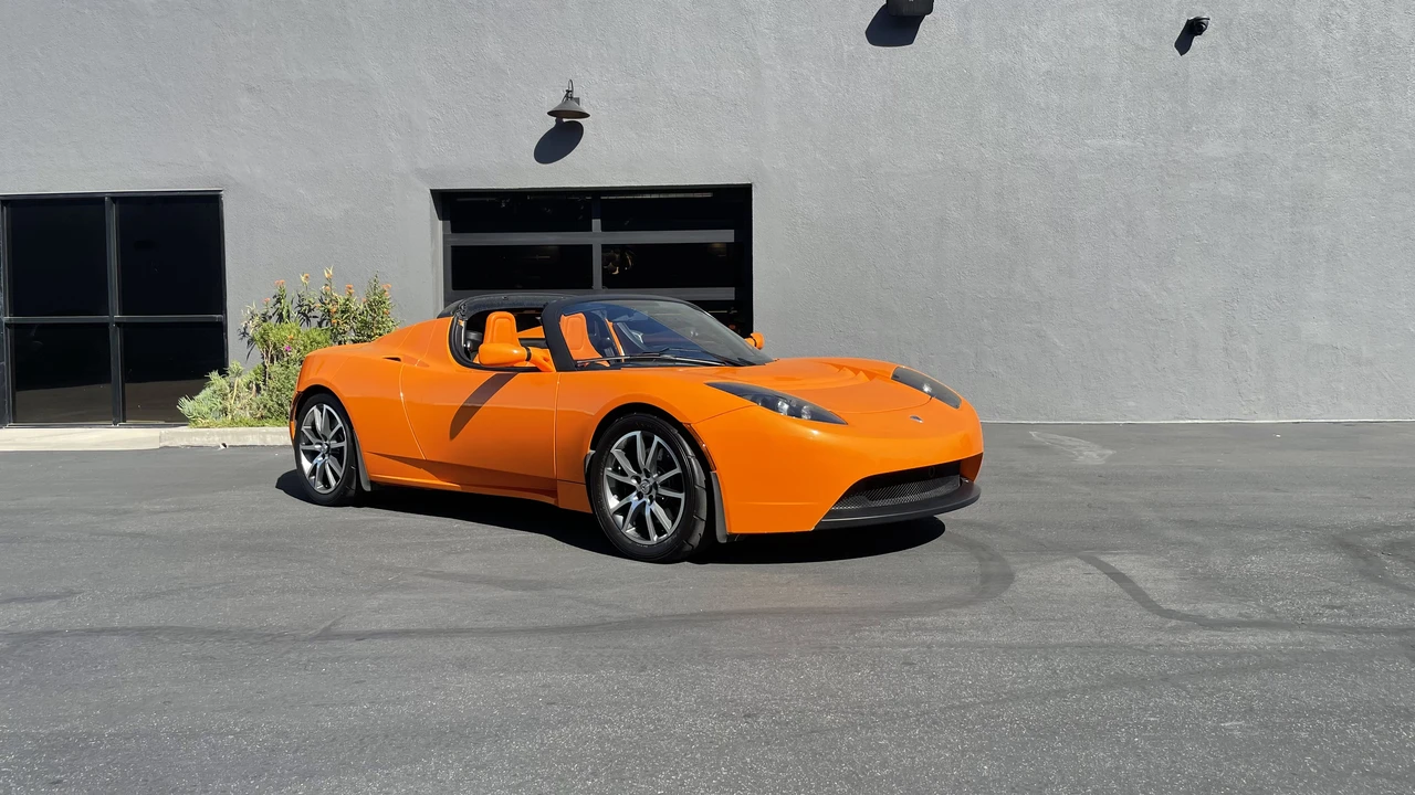 2008 Tesla Roadster - Image 2 of 31