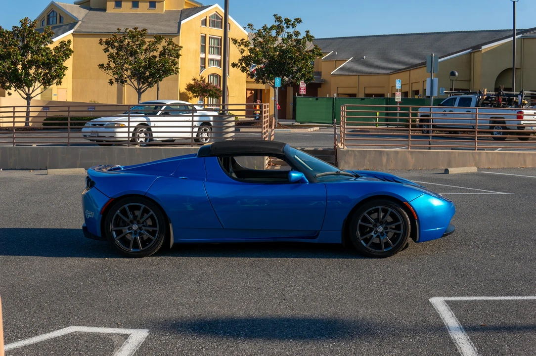 2008 Tesla Roadster - Image 12 of 31
