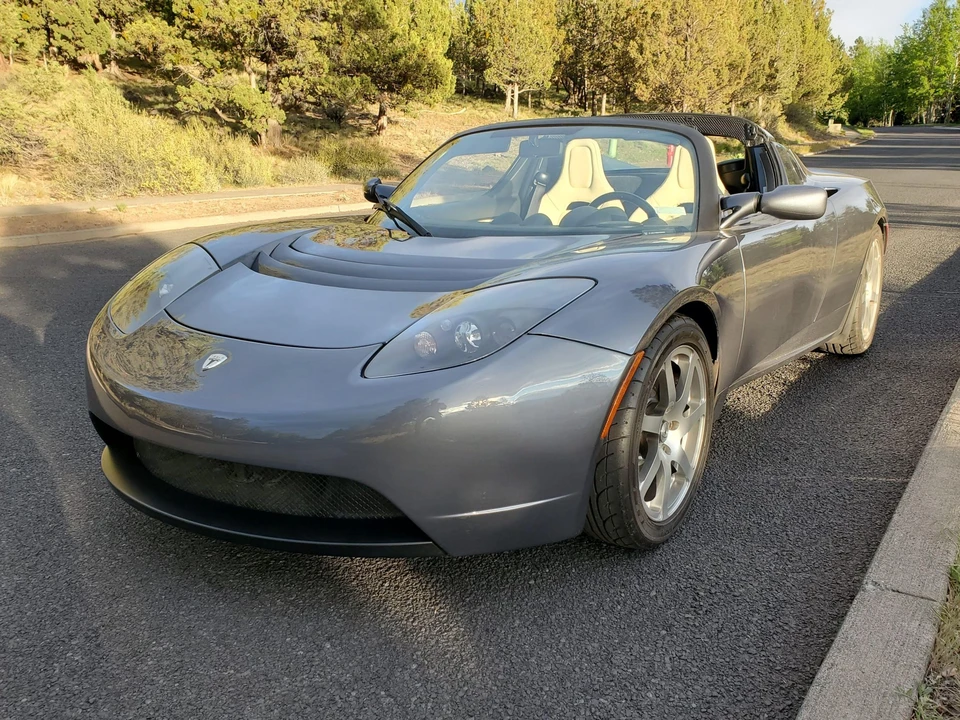 2008 Tesla Roadster - Image 2 of 31