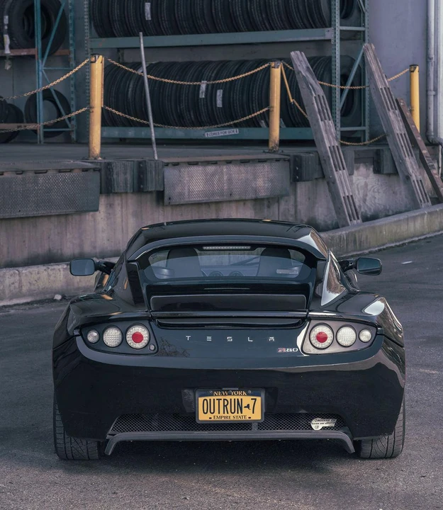 2008 Tesla Roadster - Image 28 of 31