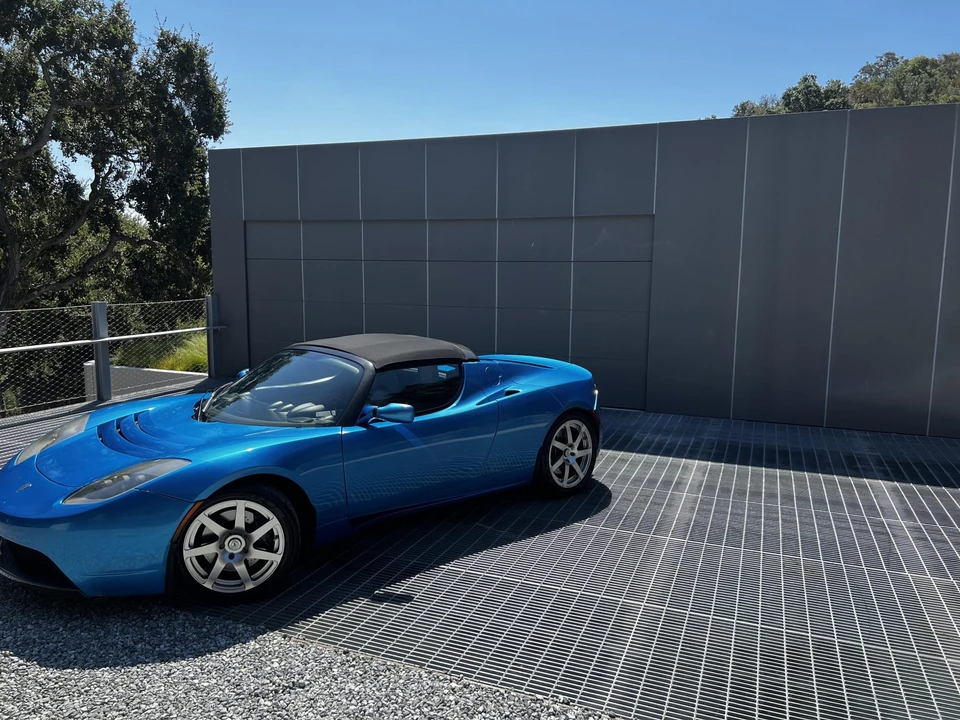 2008 Tesla Roadster - Image 15 of 31
