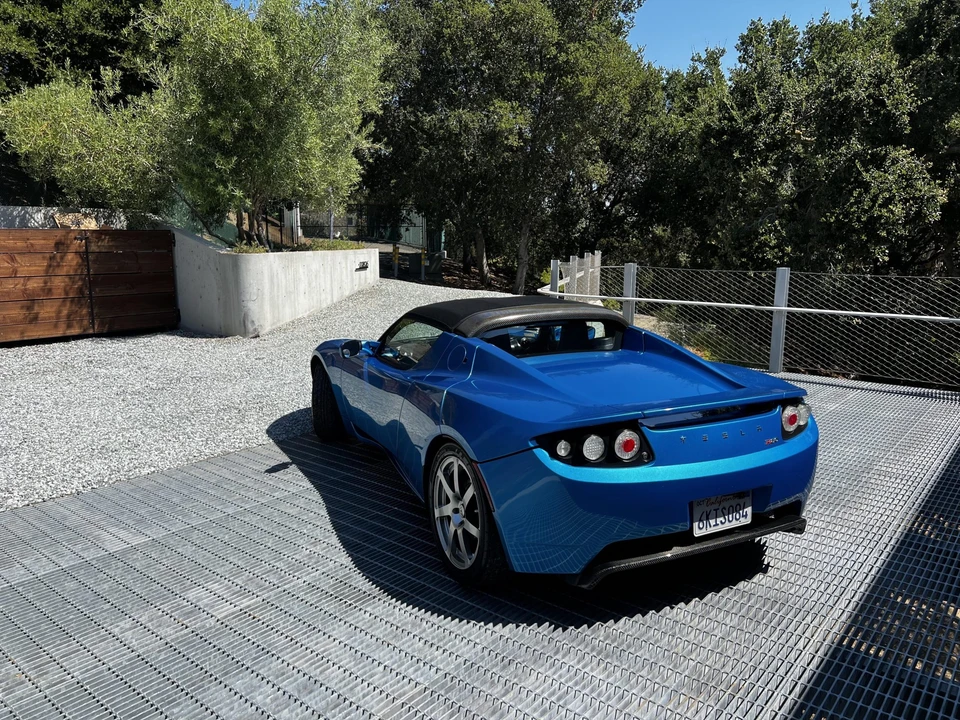 2008 Tesla Roadster - Image 12 of 31