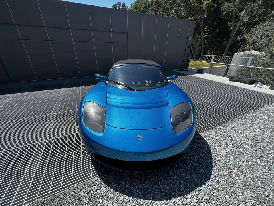 2008 Tesla Roadster - Image 4 of 31