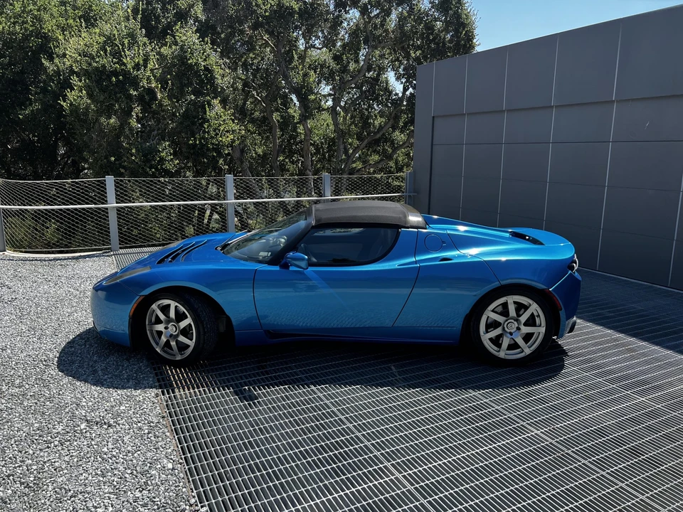 2008 Tesla Roadster - Image 14 of 31