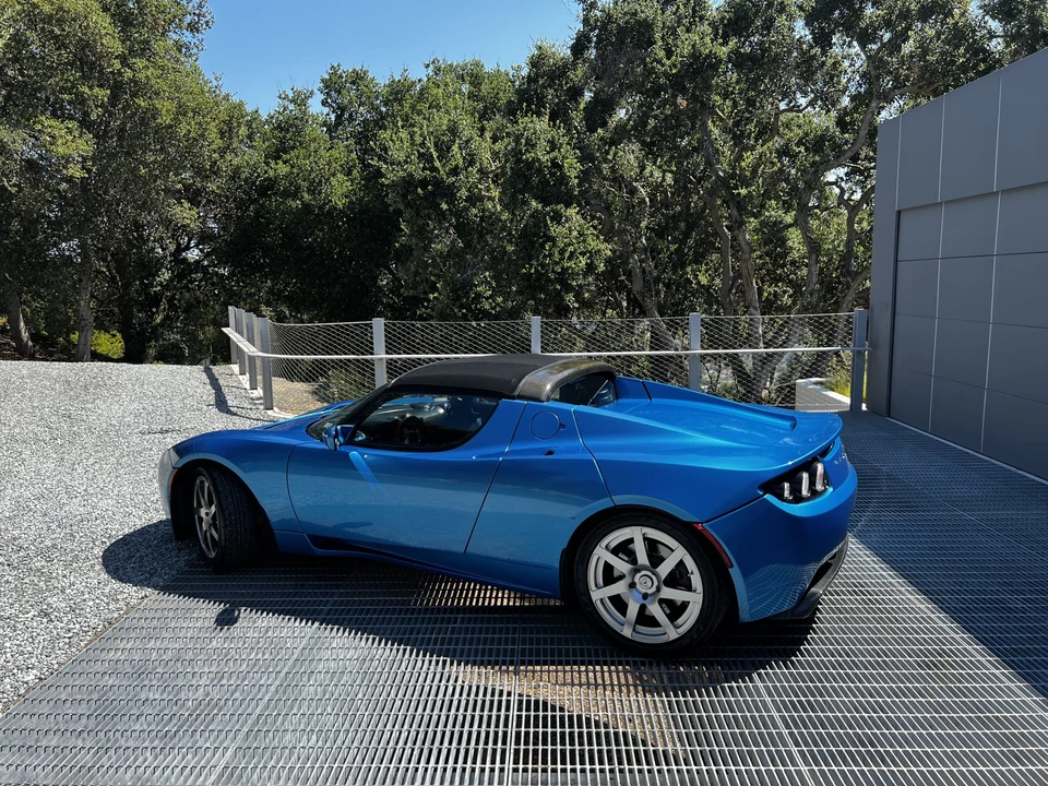 2008 Tesla Roadster - Image 13 of 31