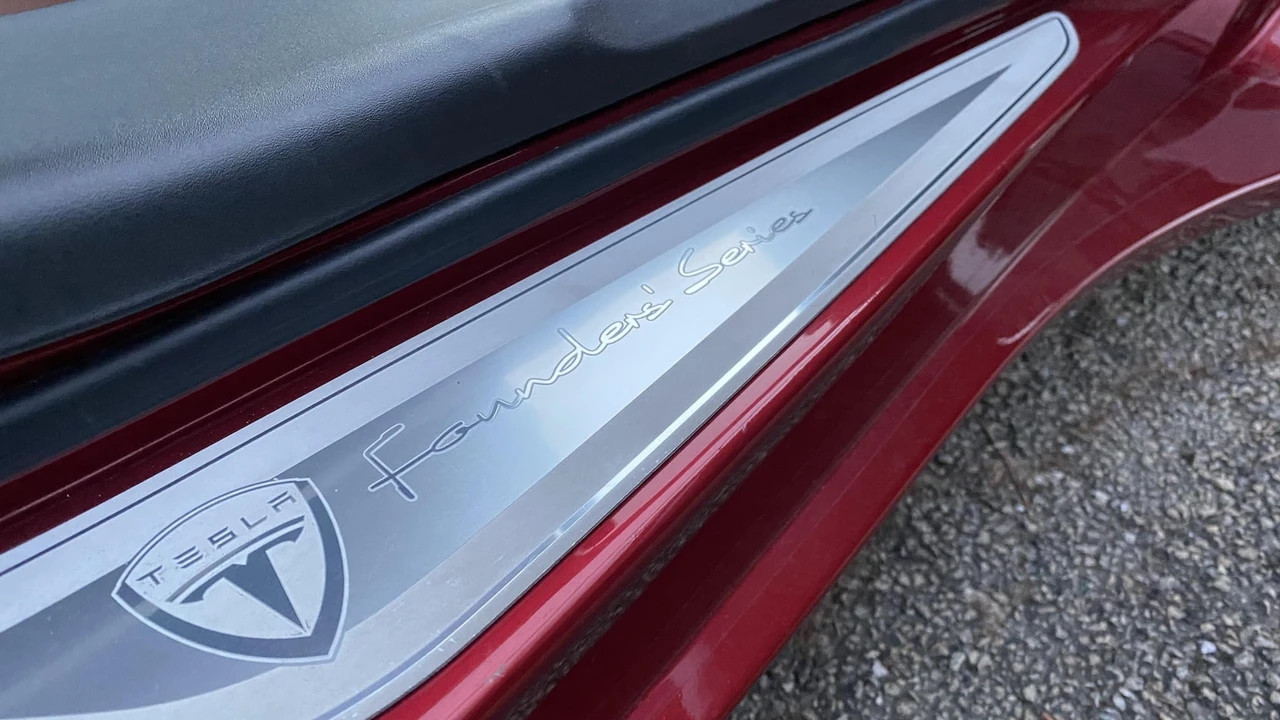 2008 Tesla Roadster - Image 6 of 17