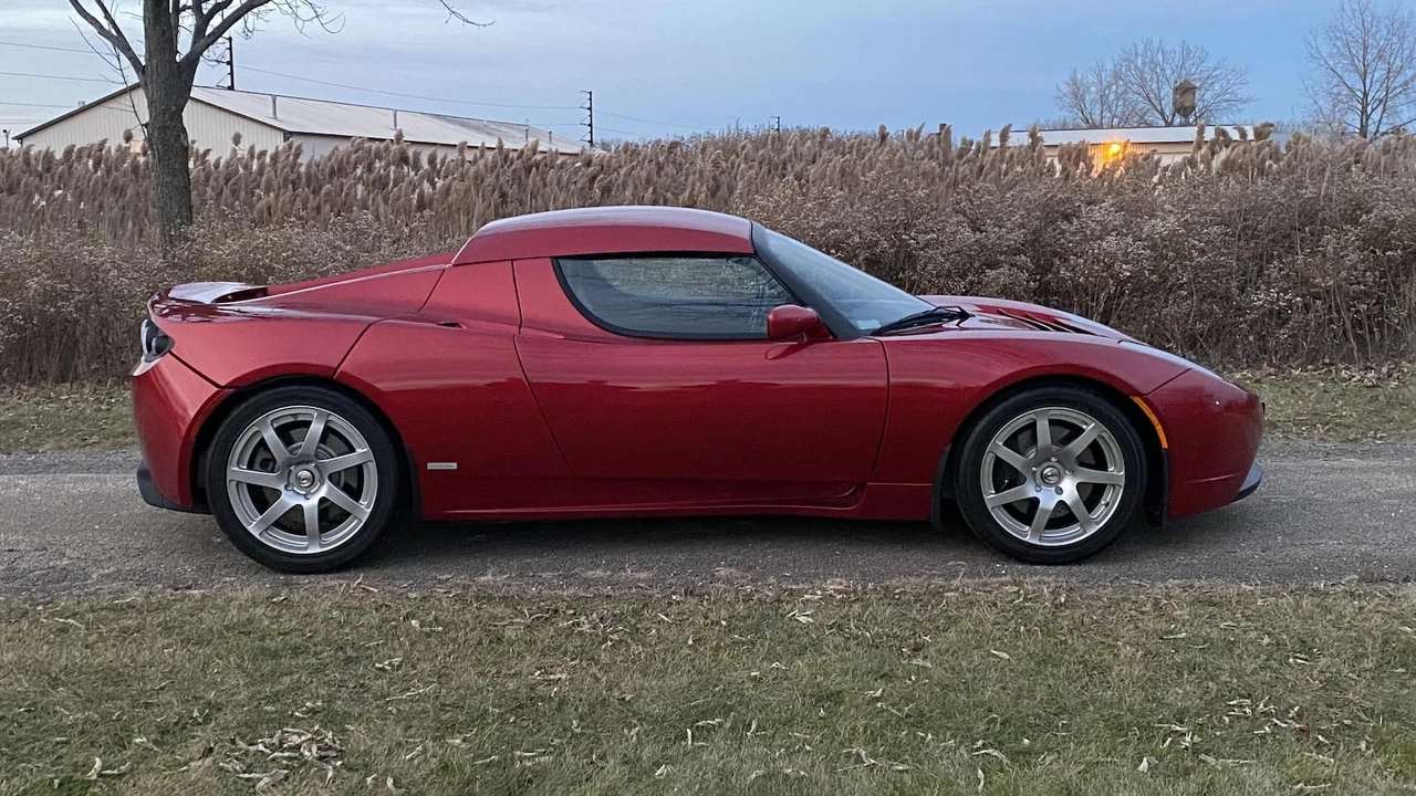 2008 Tesla Roadster - Image 16 of 17
