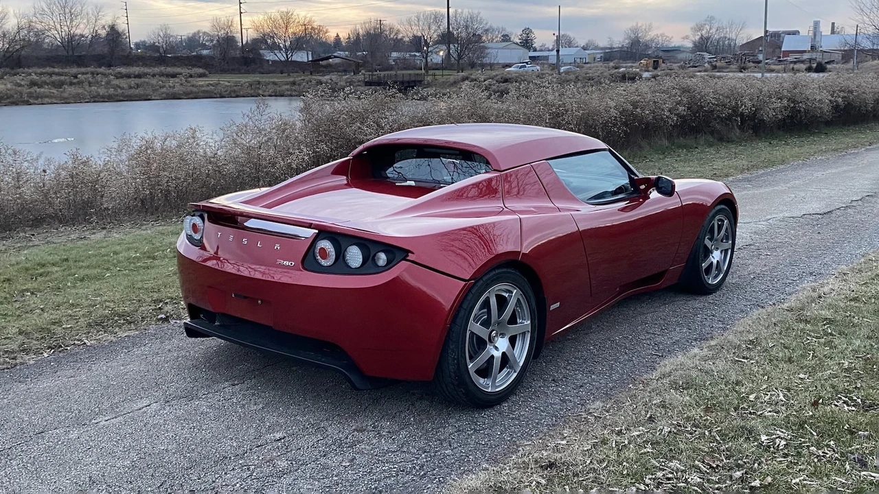 2008 Tesla Roadster - Image 15 of 17
