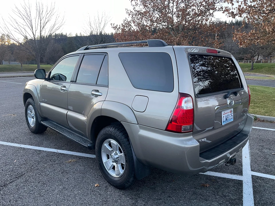 2008 Toyota 4Runner 4th Gen - Image 10 of 31