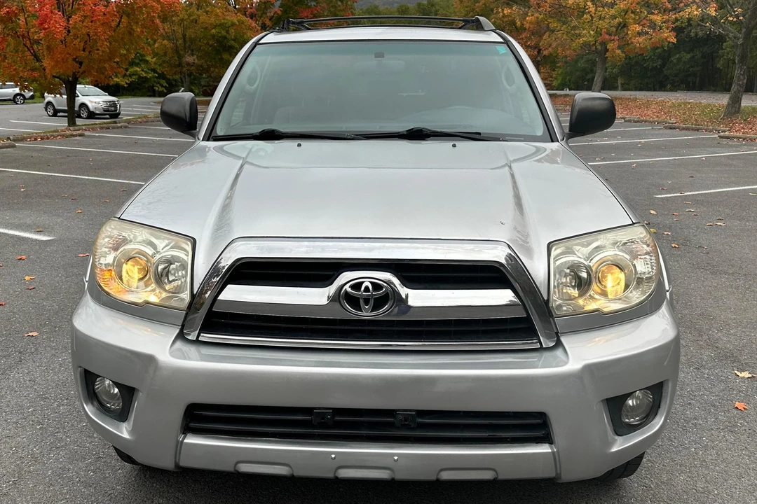 2008 Toyota 4Runner 4th Gen - Image 2 of 31