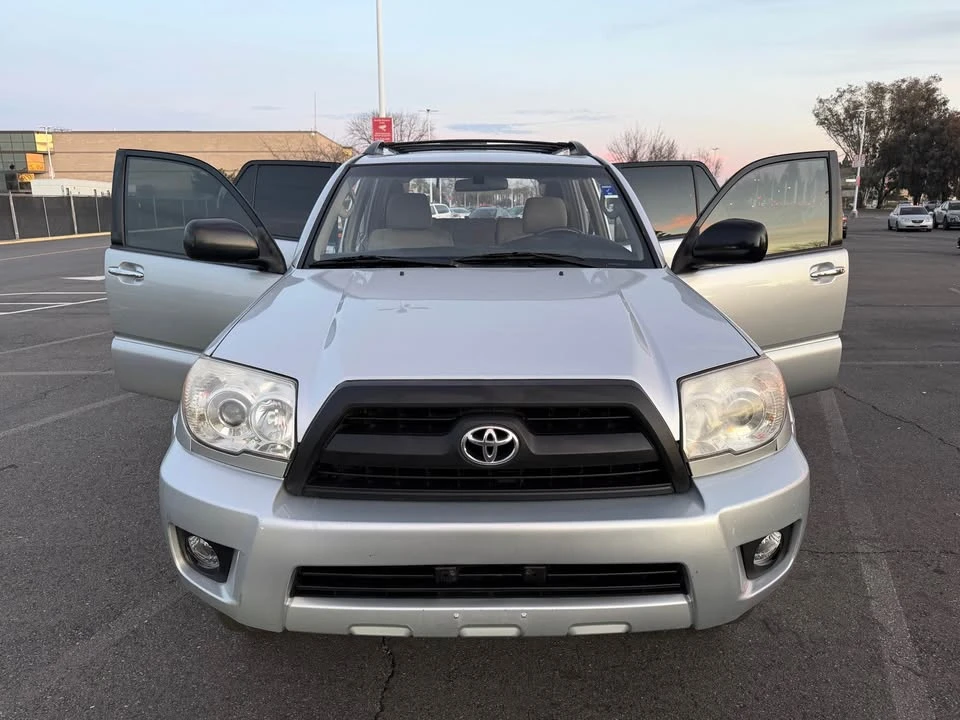 2008 Toyota 4Runner 4th Gen - Image 9 of 17