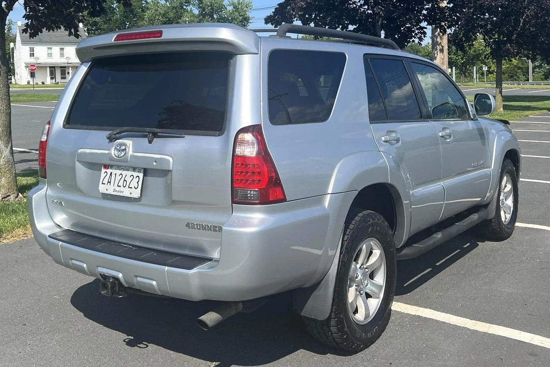 2008 Toyota 4Runner 4th Gen - Image 4 of 31