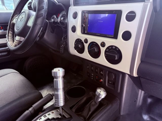 2008 Toyota FJ Cruiser - Image 15 of 20