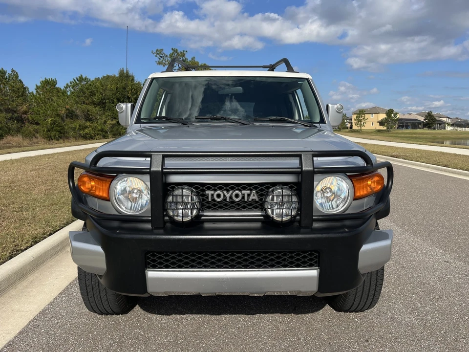 2008 Toyota FJ Cruiser - Image 2 of 21
