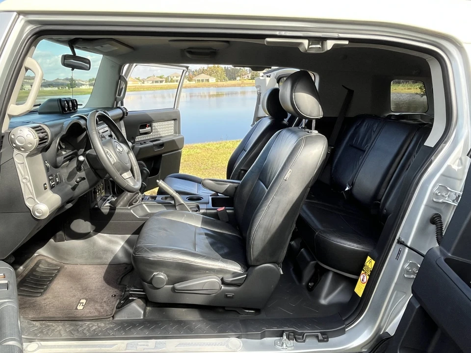 2008 Toyota FJ Cruiser - Image 17 of 21
