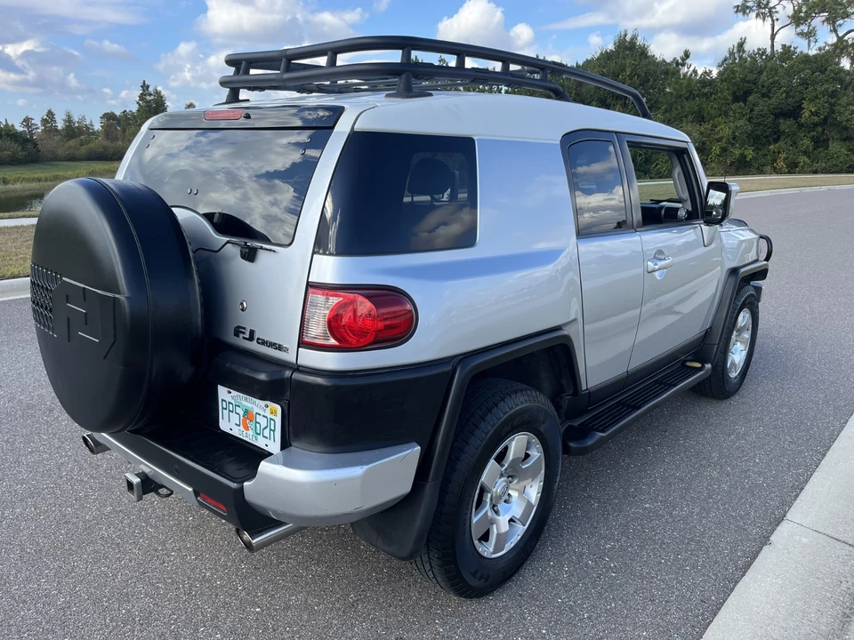 2008 Toyota FJ Cruiser - Image 7 of 21