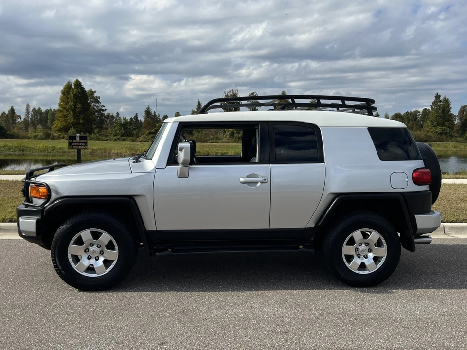 2008 Toyota FJ Cruiser - Image 11 of 21