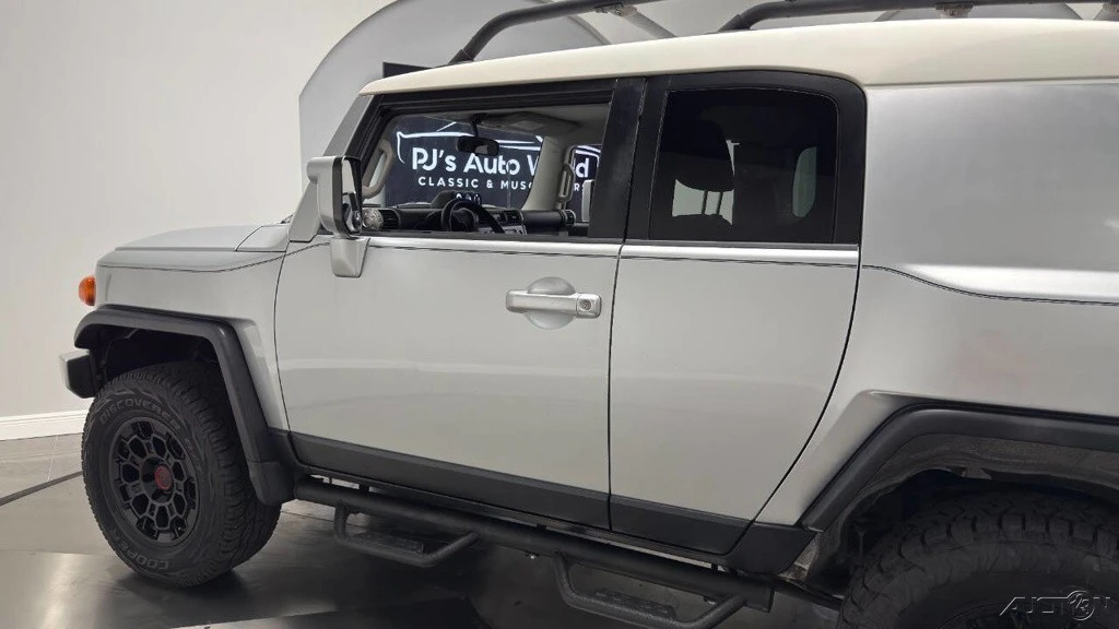 2008 Toyota FJ Cruiser - Image 20 of 24