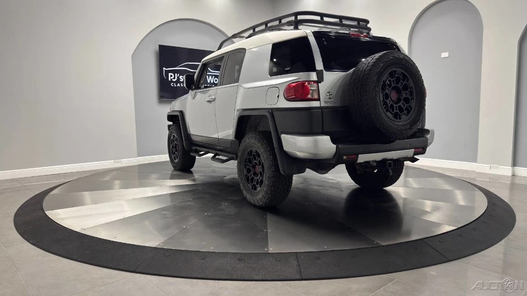 2008 Toyota FJ Cruiser - Image 4 of 24