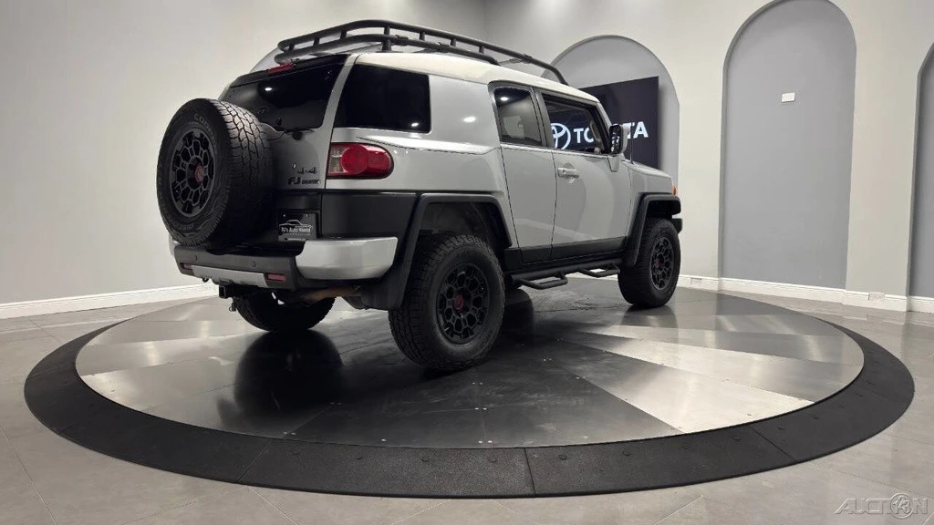 2008 Toyota FJ Cruiser - Image 7 of 24