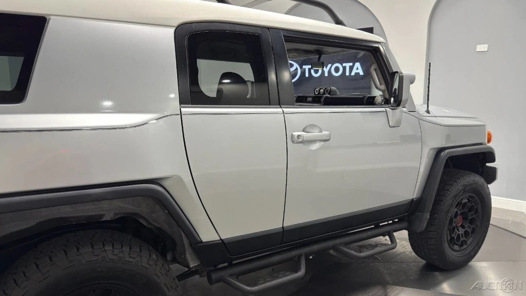 2008 Toyota FJ Cruiser - Image 24 of 24