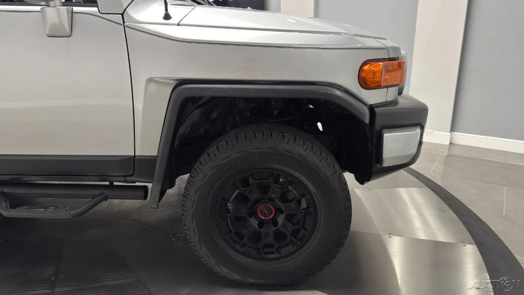 2008 Toyota FJ Cruiser - Image 10 of 24