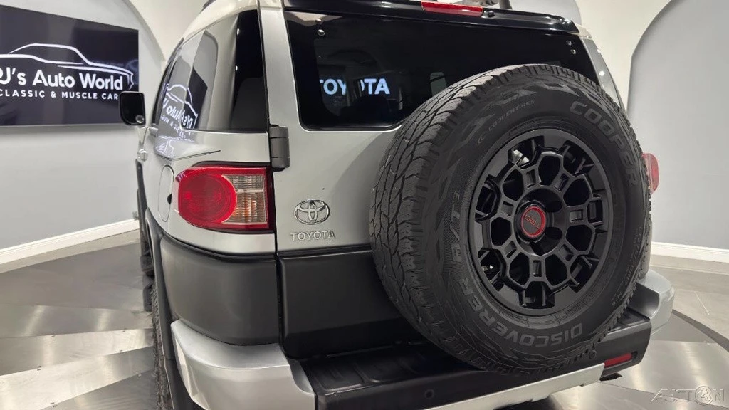2008 Toyota FJ Cruiser - Image 18 of 24