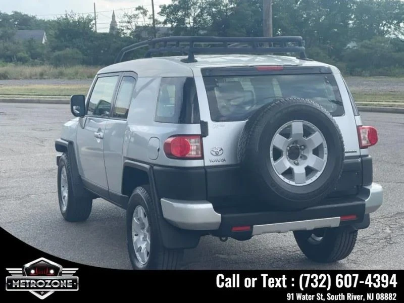 2008 Toyota FJ Cruiser - Image 5 of 12