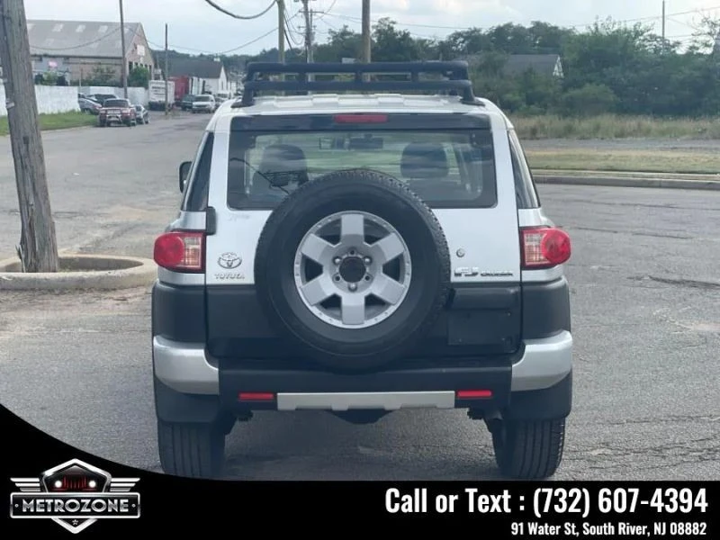 2008 Toyota FJ Cruiser - Image 6 of 12