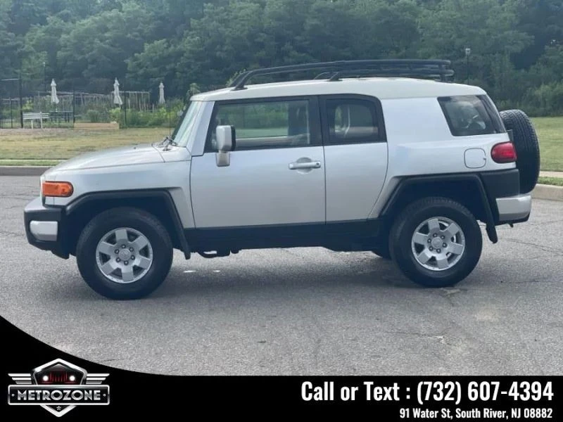 2008 Toyota FJ Cruiser - Image 3 of 12