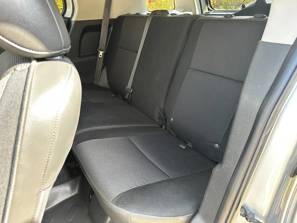 2008 Toyota FJ Cruiser - Image 24 of 31