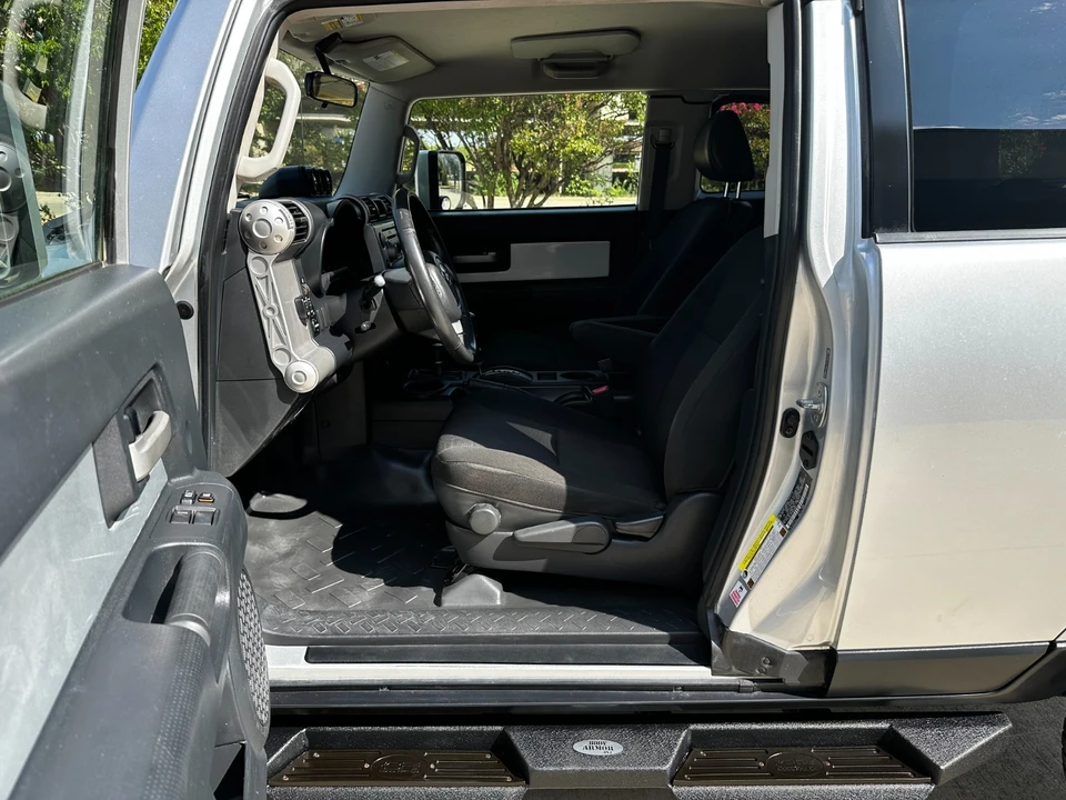 2008 Toyota FJ Cruiser - Image 6 of 31