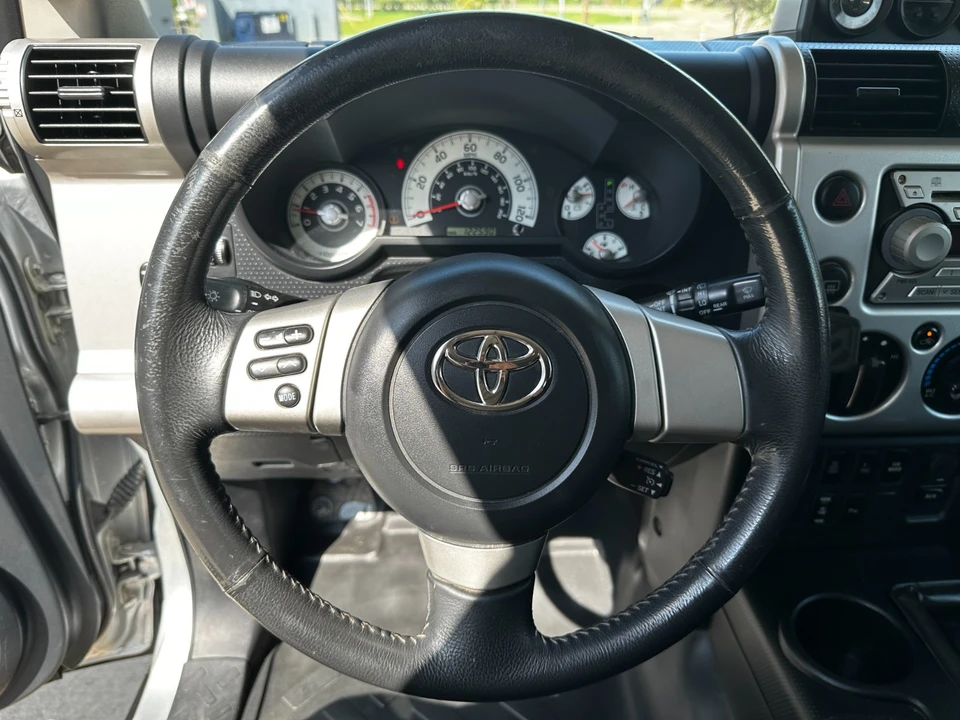 2008 Toyota FJ Cruiser - Image 7 of 31