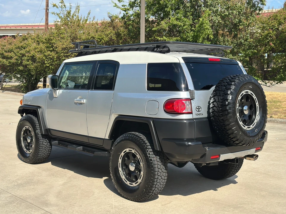 2008 Toyota FJ Cruiser - Image 5 of 31