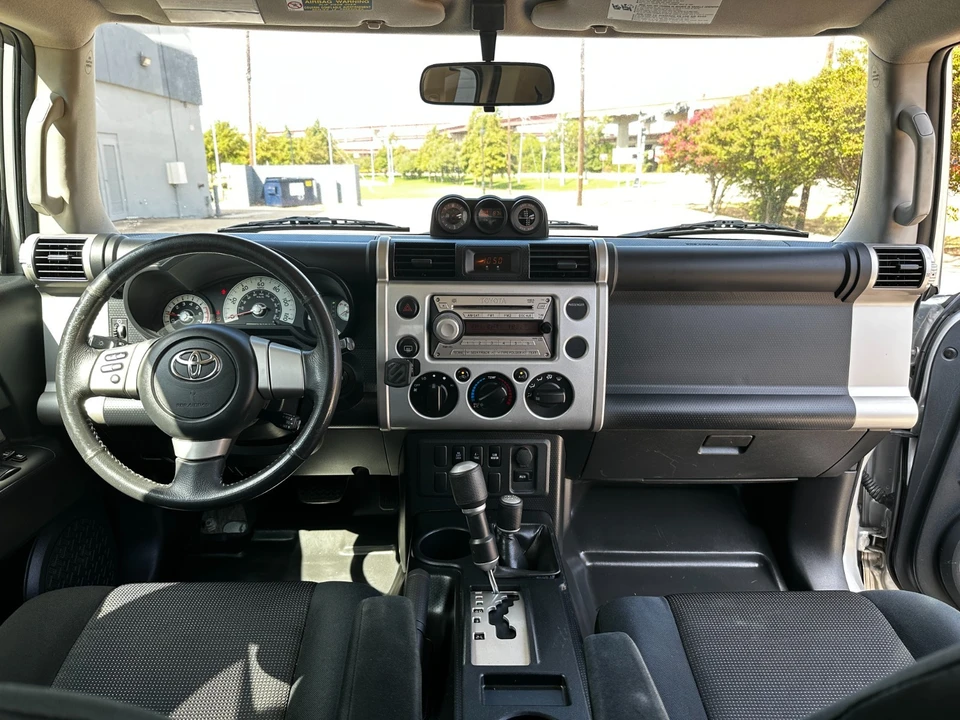 2008 Toyota FJ Cruiser - Image 17 of 31