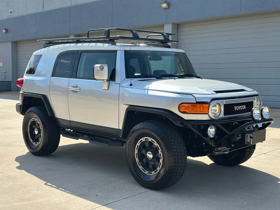2008 Toyota FJ Cruiser - Image 3 of 31