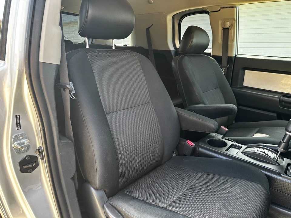 2008 Toyota FJ Cruiser - Image 14 of 31