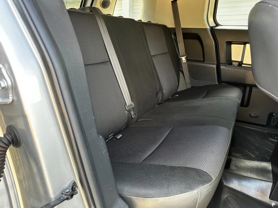2008 Toyota FJ Cruiser - Image 16 of 31