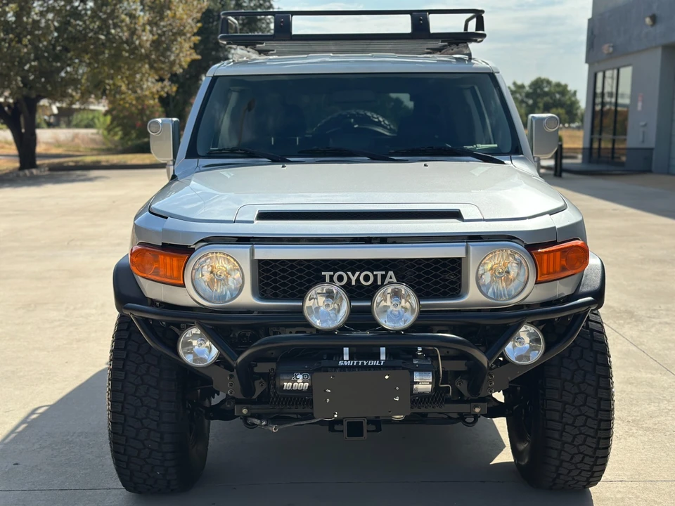 2008 Toyota FJ Cruiser - Image 2 of 31