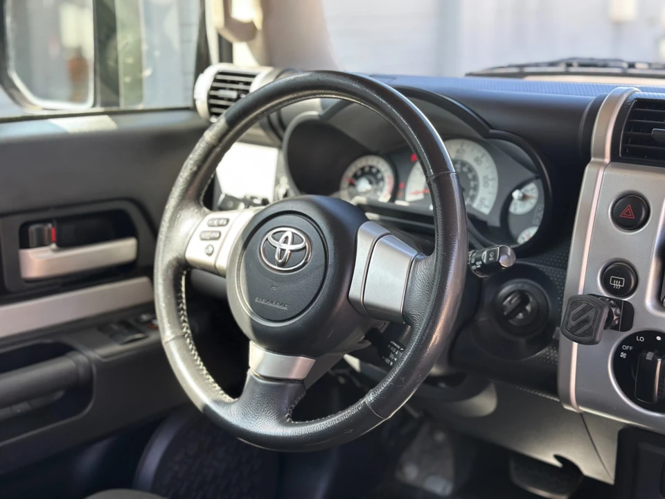 2008 Toyota FJ Cruiser - Image 18 of 31